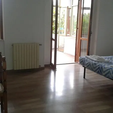 Lucia Affitta Guest house *