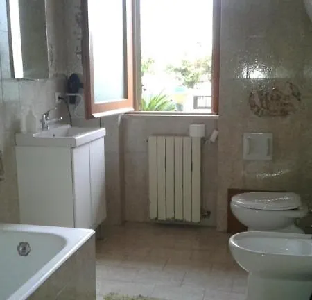 Lucia Affitta Guest house *